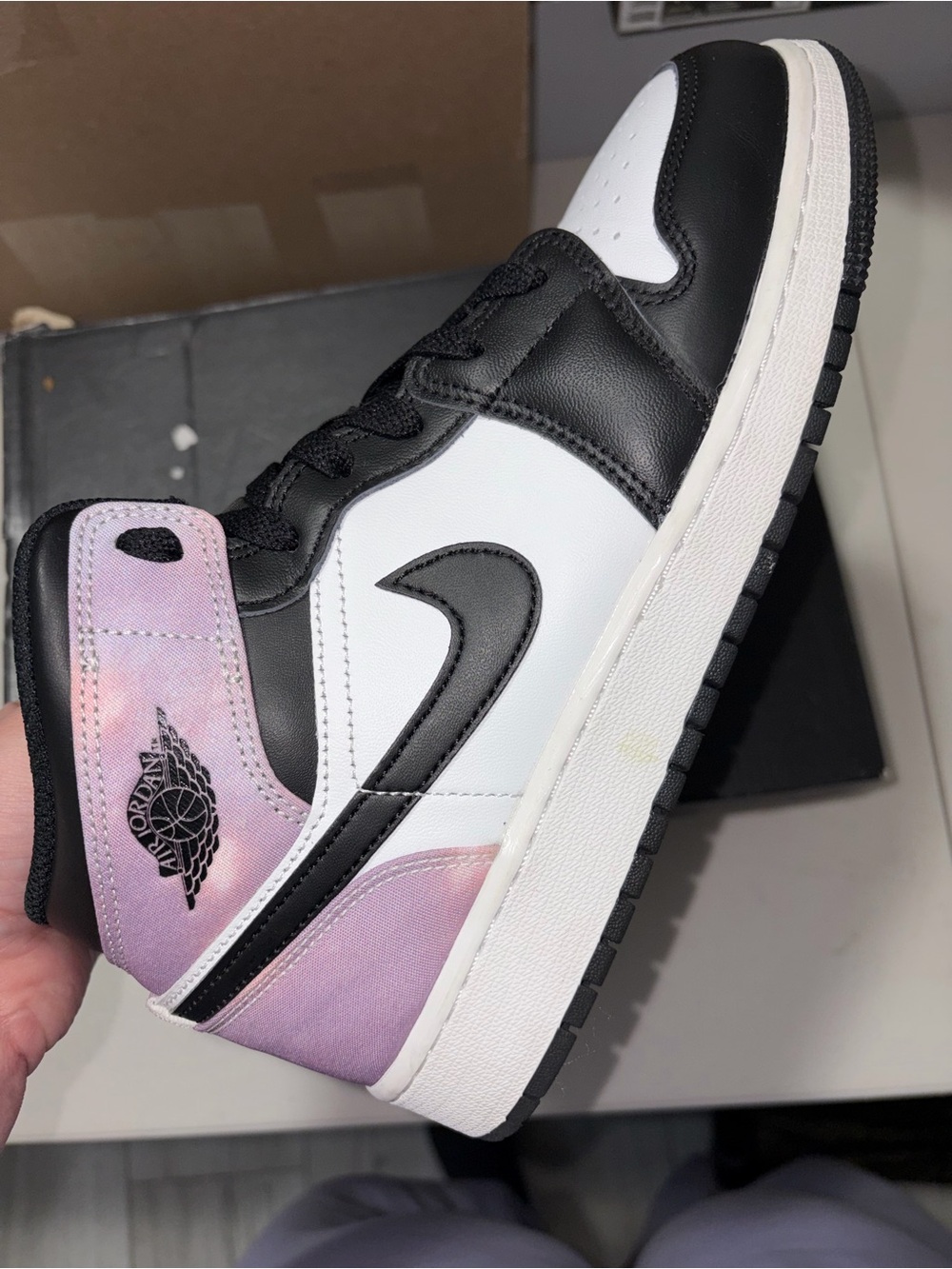 Nike Air Jordan 1 Mid SE GS Bleached Coral Black White DM6216-001 - Picture 9 of 12